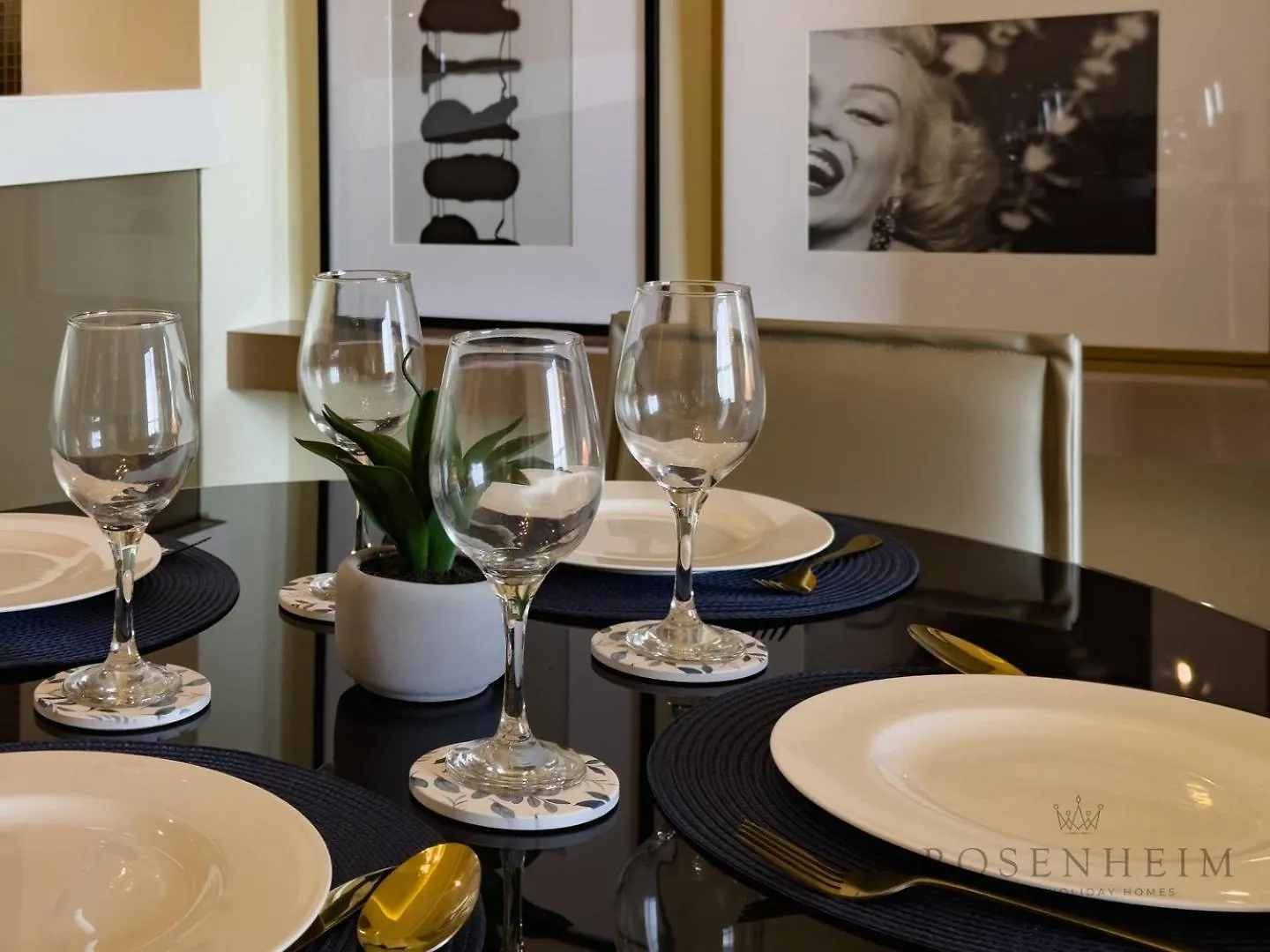 Stylish 1Br Paramount - Iconic City & Pool Views 0*, Dubai
