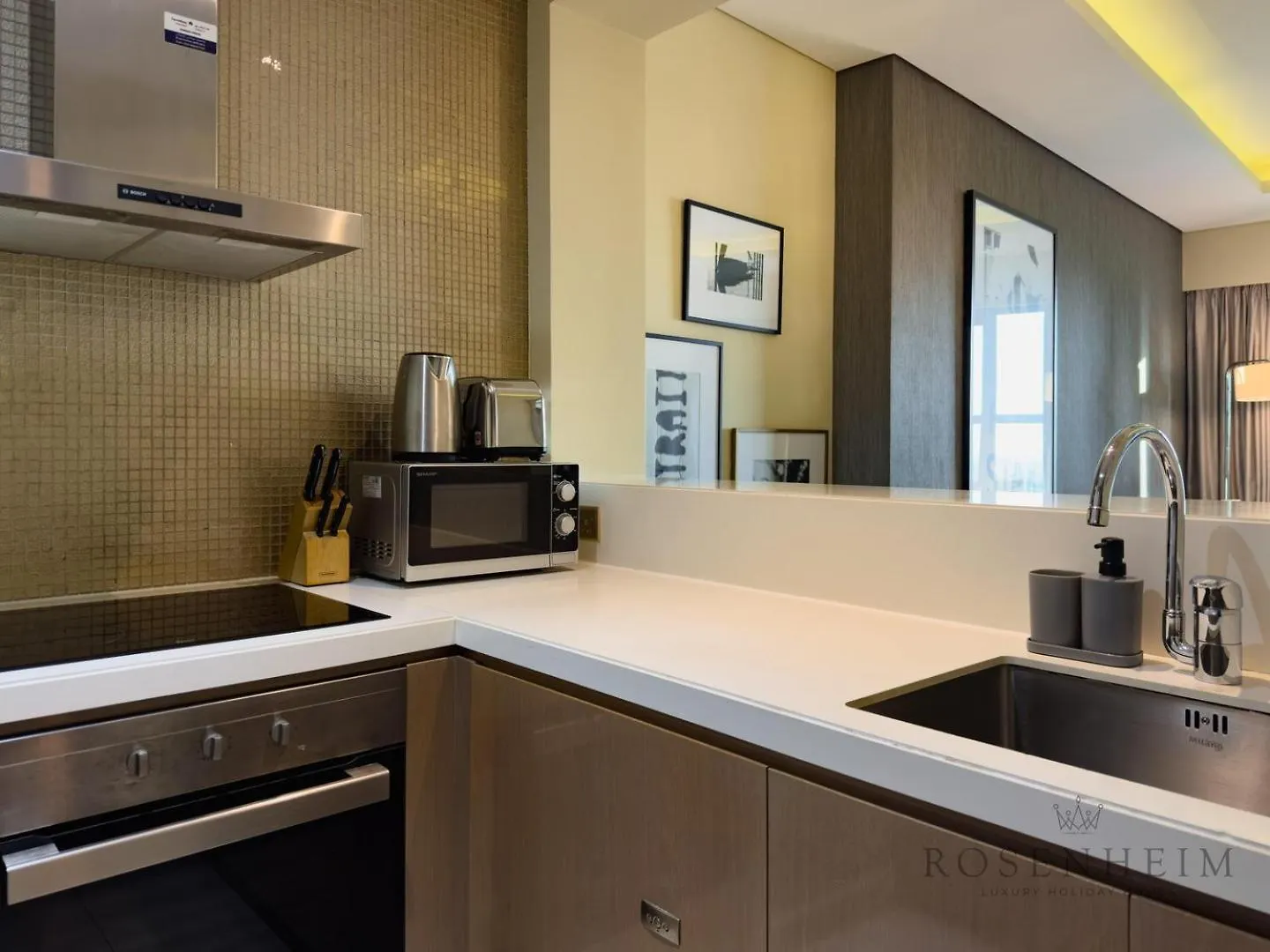 Stylish 1Br Paramount - Iconic City & Pool Views 0*, Dubai United Arab Emirates