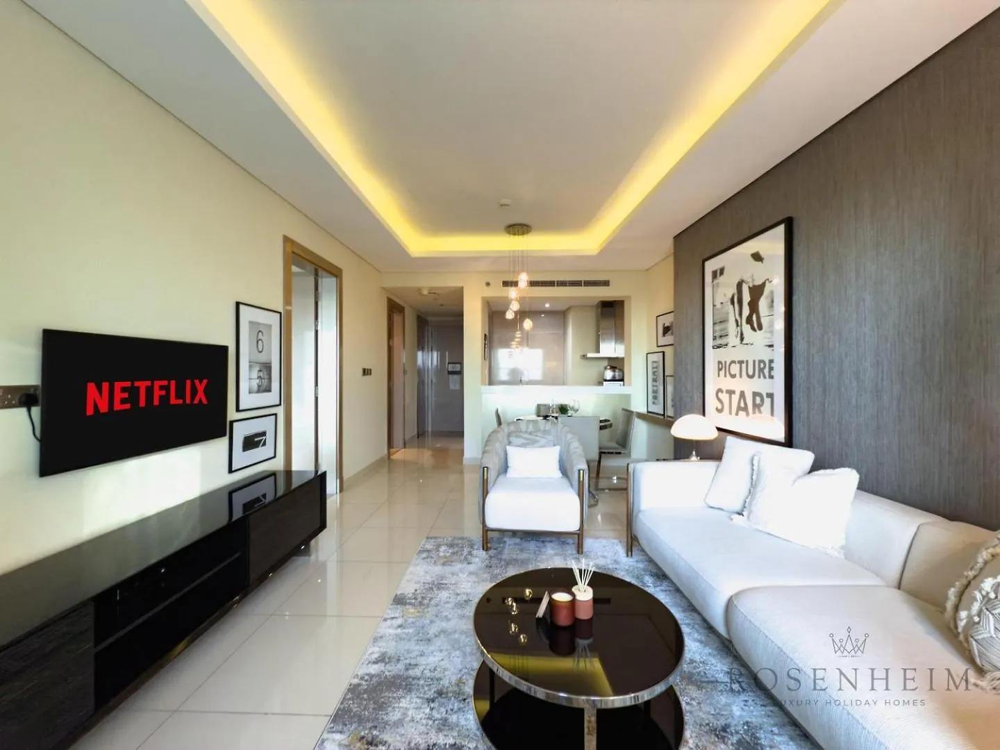 Holiday home Stylish 1Br Paramount - Iconic City & Pool Views